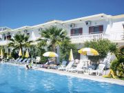 gela_apartman_sidari_medence[1].jpg
